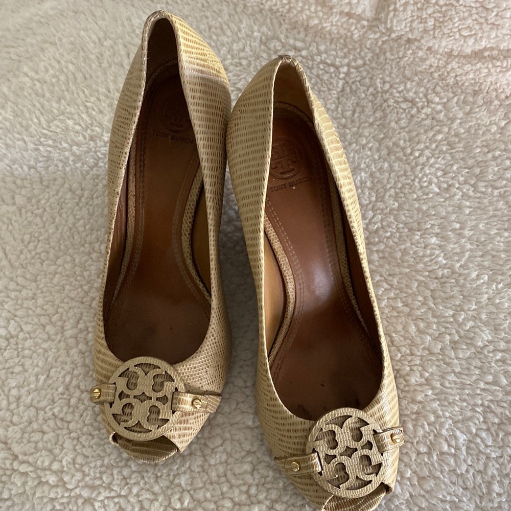 Tory Burch Size 10 M Mini Miller Open Toe Wedge in Trench Tan